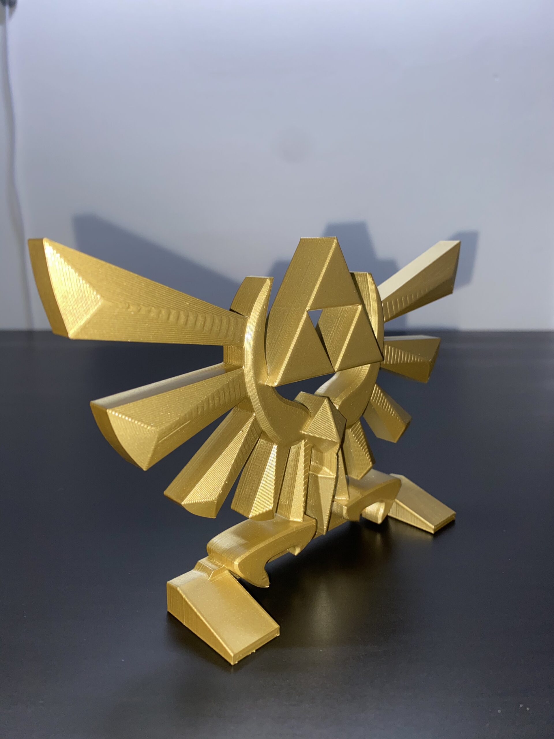 Stand Triforce Zelda doré impression 3D 20cm