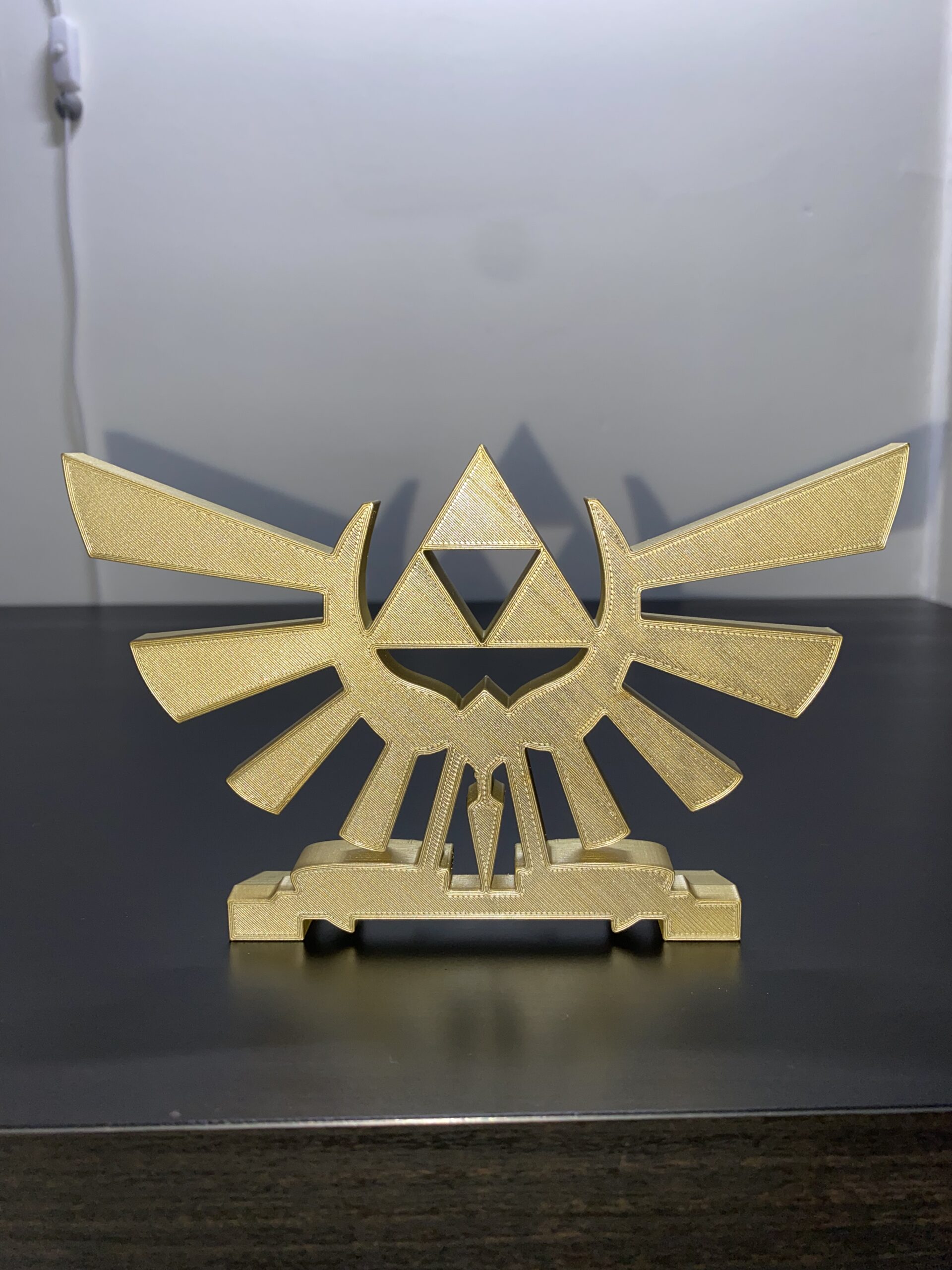 Stand Triforce Zelda doré impression 3D 20cm